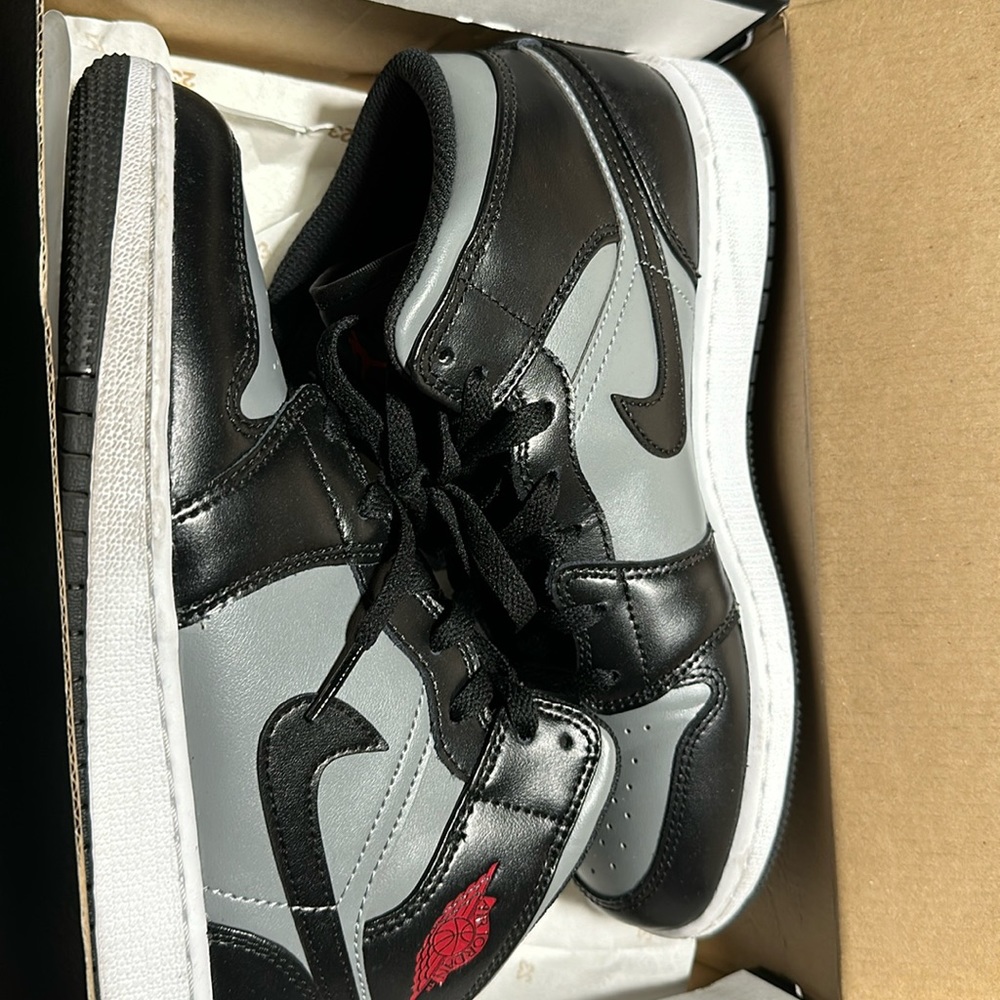 Jordan 1 mids